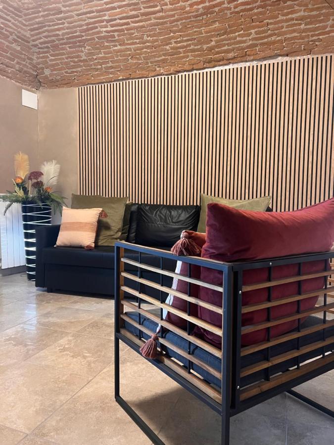 Le Camere Del Cappello Verde Ивреа Екстериор снимка